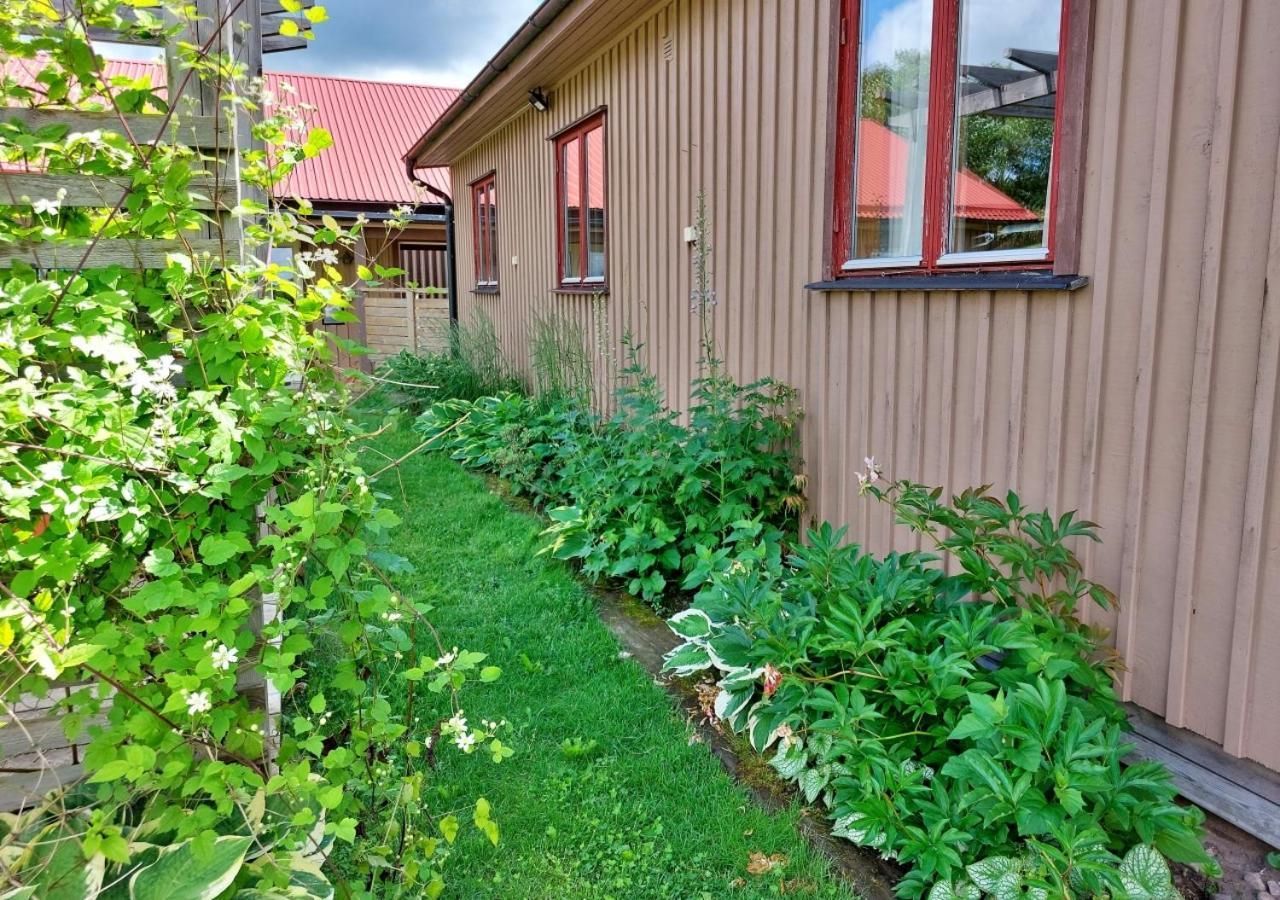 Flora Dekor Gaestgard Guest House Alingsås Екстериор снимка