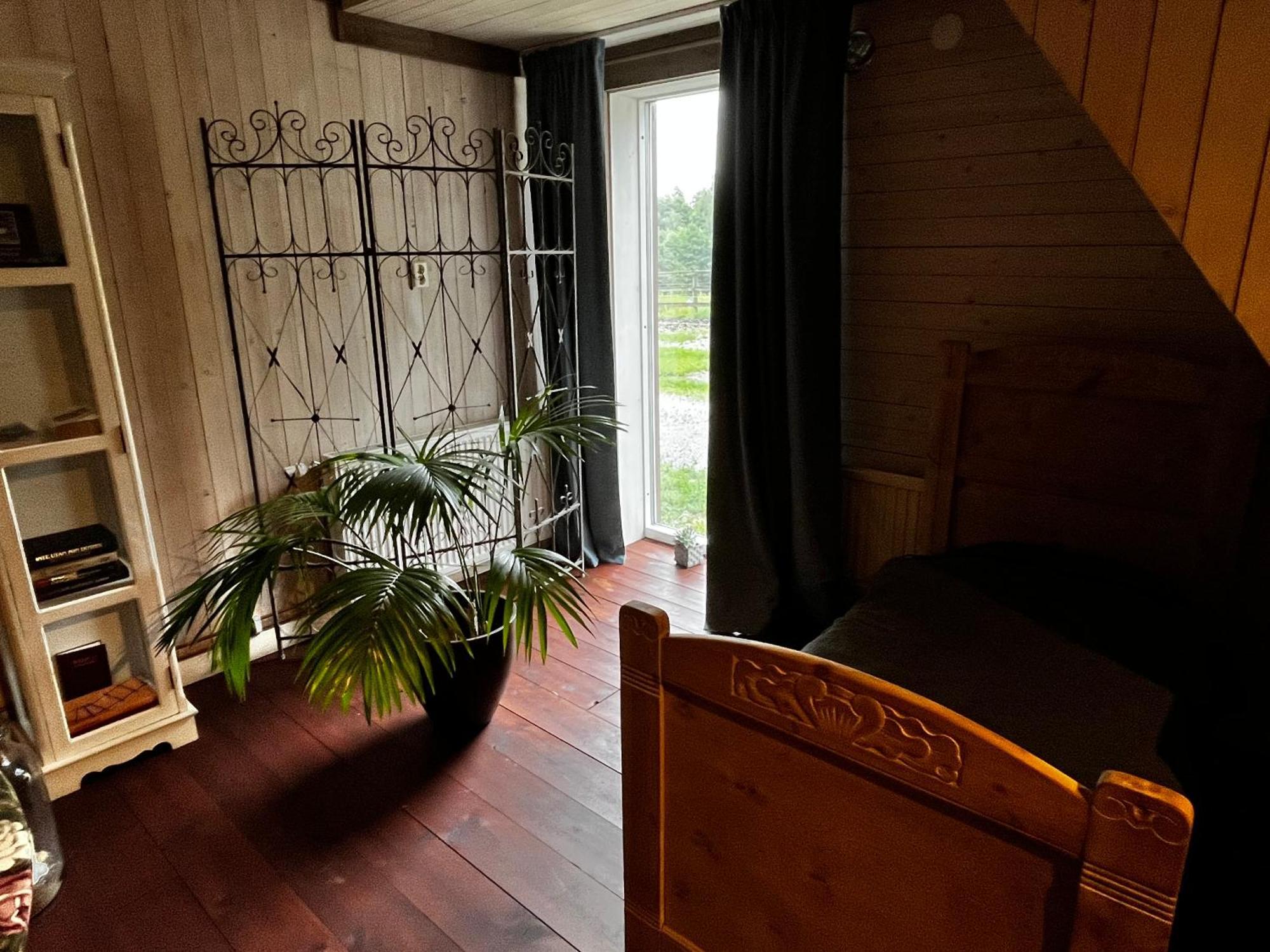 Flora Dekor Gaestgard Guest House Alingsås Екстериор снимка