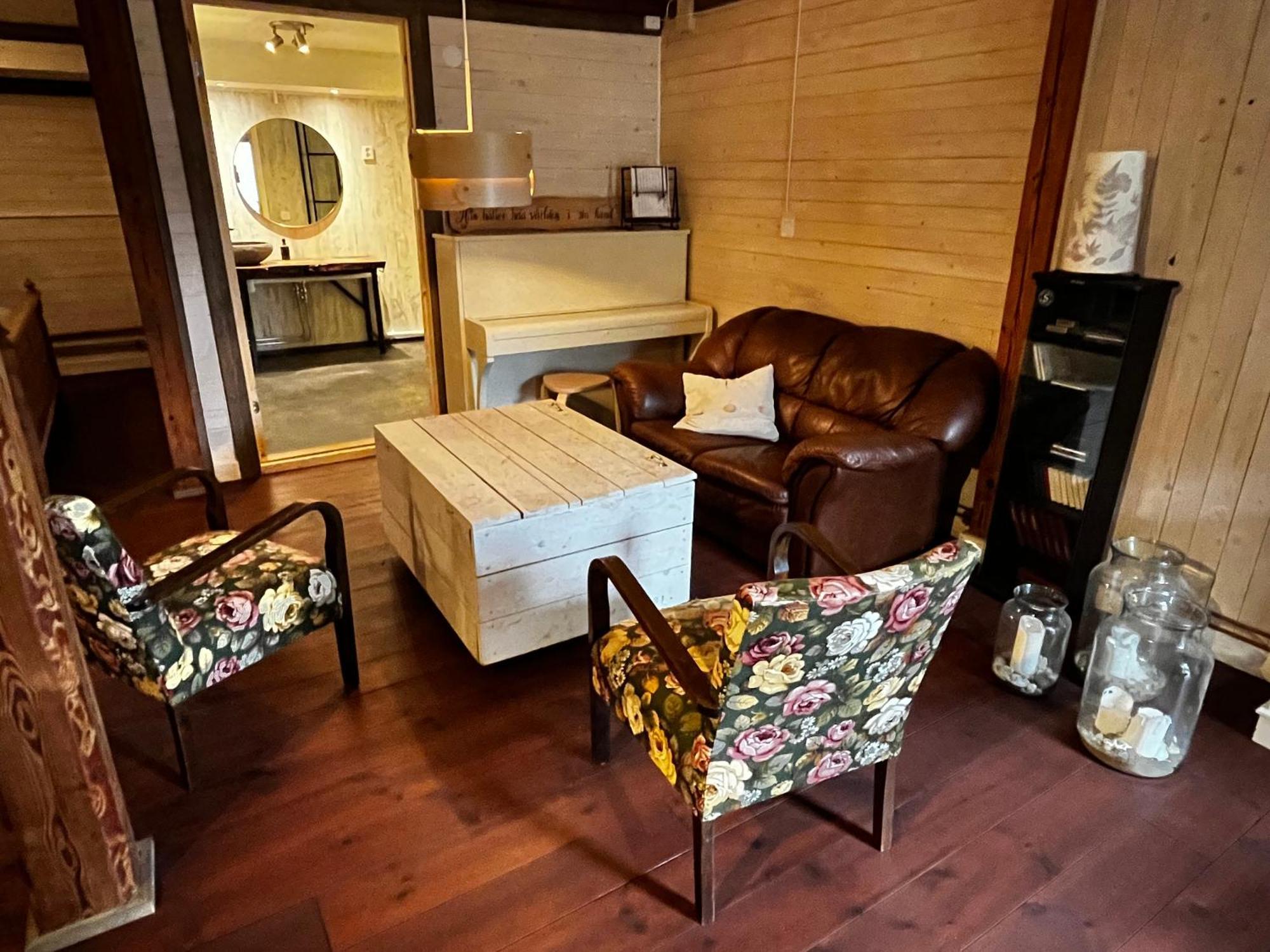 Flora Dekor Gaestgard Guest House Alingsås Екстериор снимка