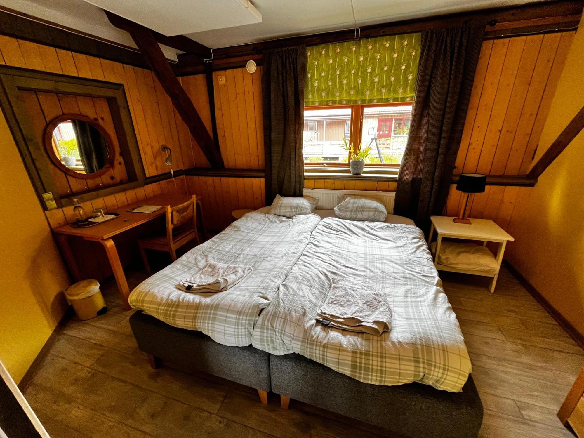 Flora Dekor Gaestgard Guest House Alingsås Екстериор снимка