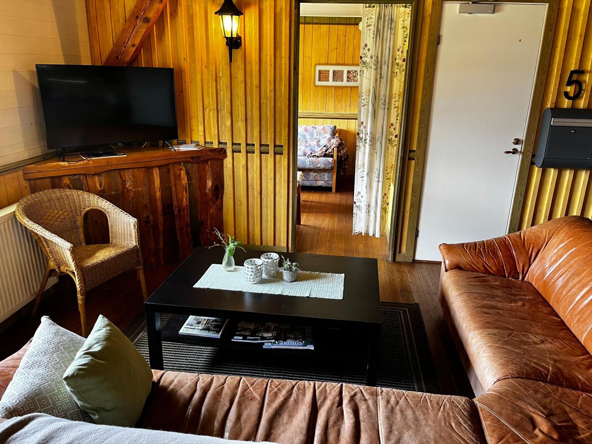 Flora Dekor Gaestgard Guest House Alingsås Екстериор снимка